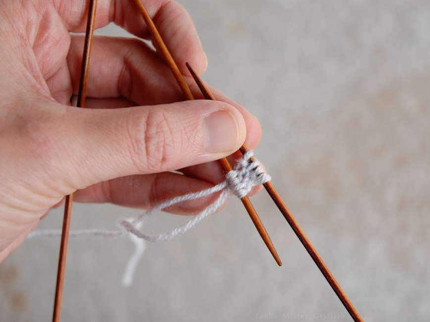 tiny knit covered buttons 8 sts