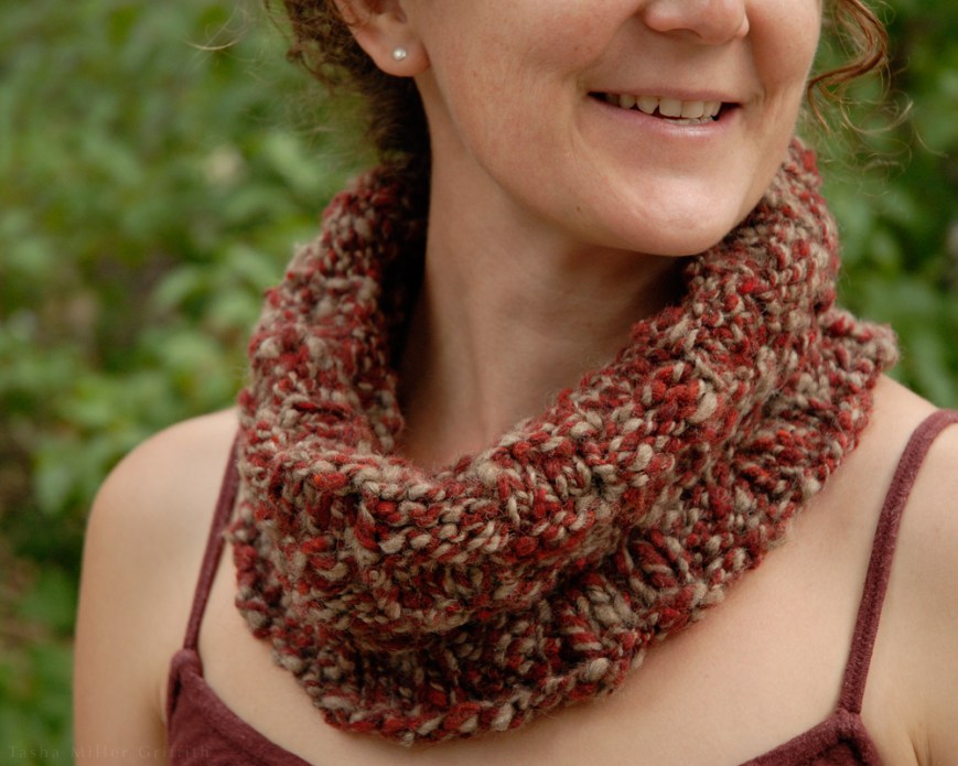 first handspun cowl 1