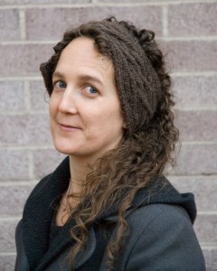 versatilde headband on 1